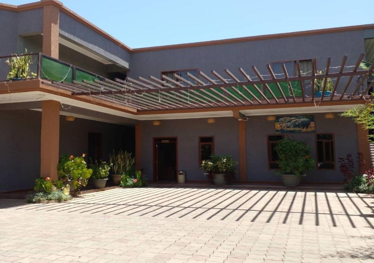 Lush Garden Business Hotel Arusha Ngoại thất bức ảnh